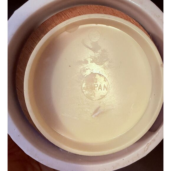 Vintage Porcelain White Rabbit Rotating Music Box Easter Decor - Picture 7 of 7